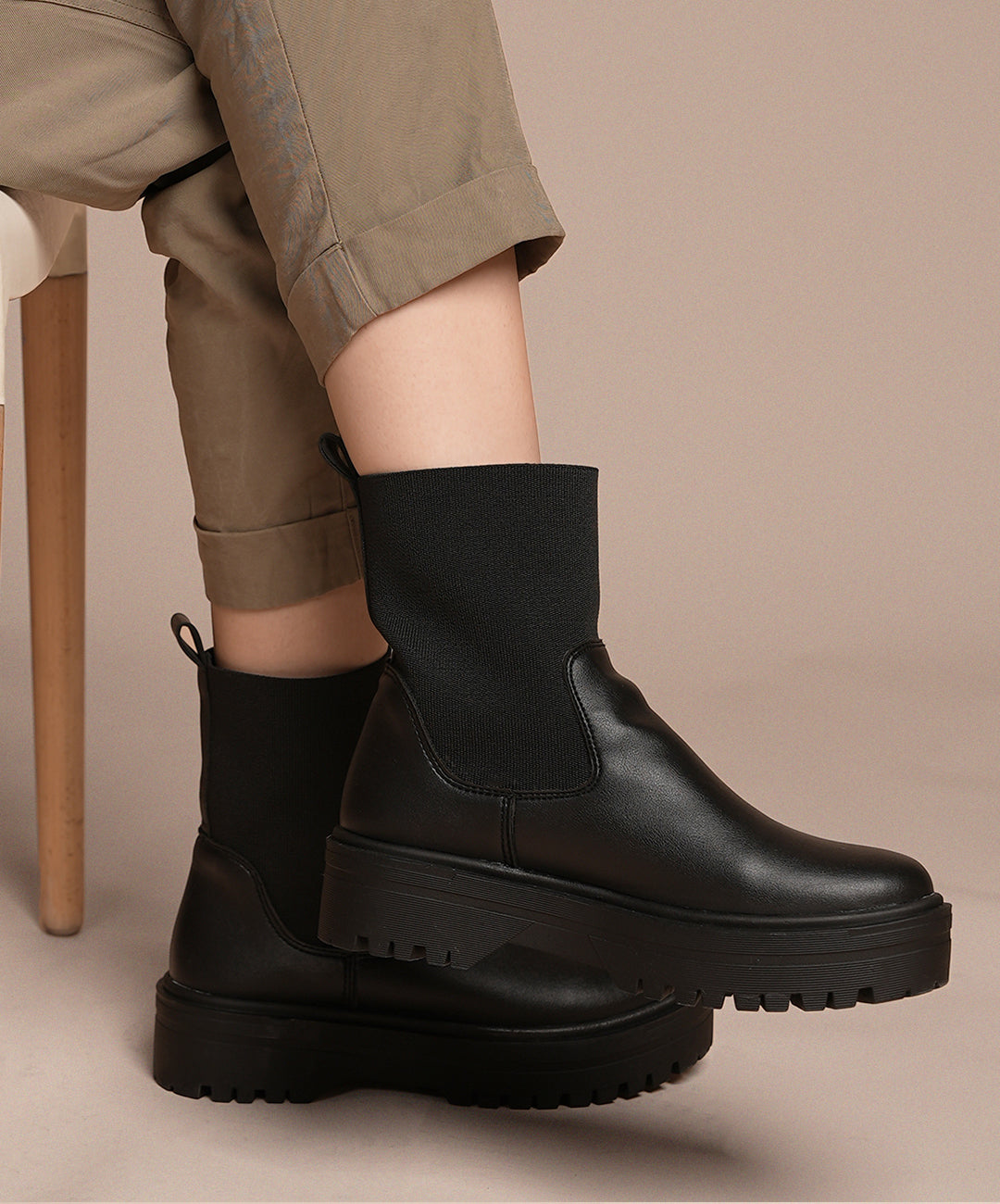 Elastic Everyday Boots